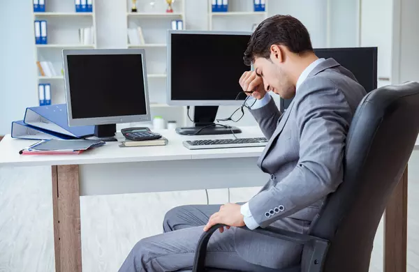 Cara Mengatasi Rasa Bosan di Tempat Kerja yang Efektif