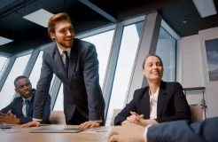 Tips Berkomunikasi yang Efektif dengan Atasan Introvert