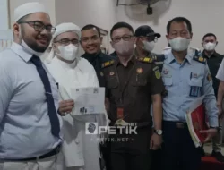 Habib Rizieq Bebas Bersyarat Hari ini, Adakan Syukuran Bareng Keluarga