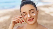 Dapat Mengurangi Tanda-Tanda Penuaan, Ini 5 Manfaat Sunscreen Untuk Kulit
